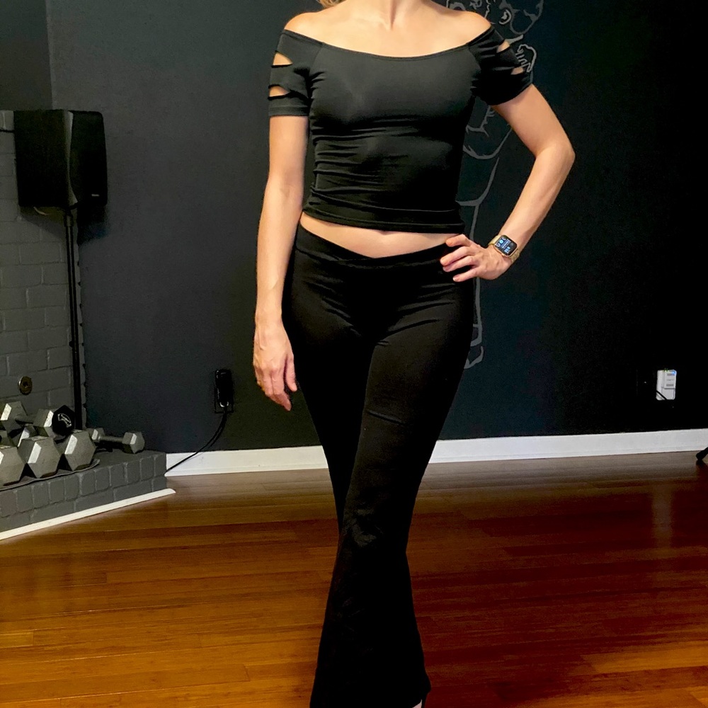 Sexy Off-Shoulder Crop Top - Black - Sandy Grease